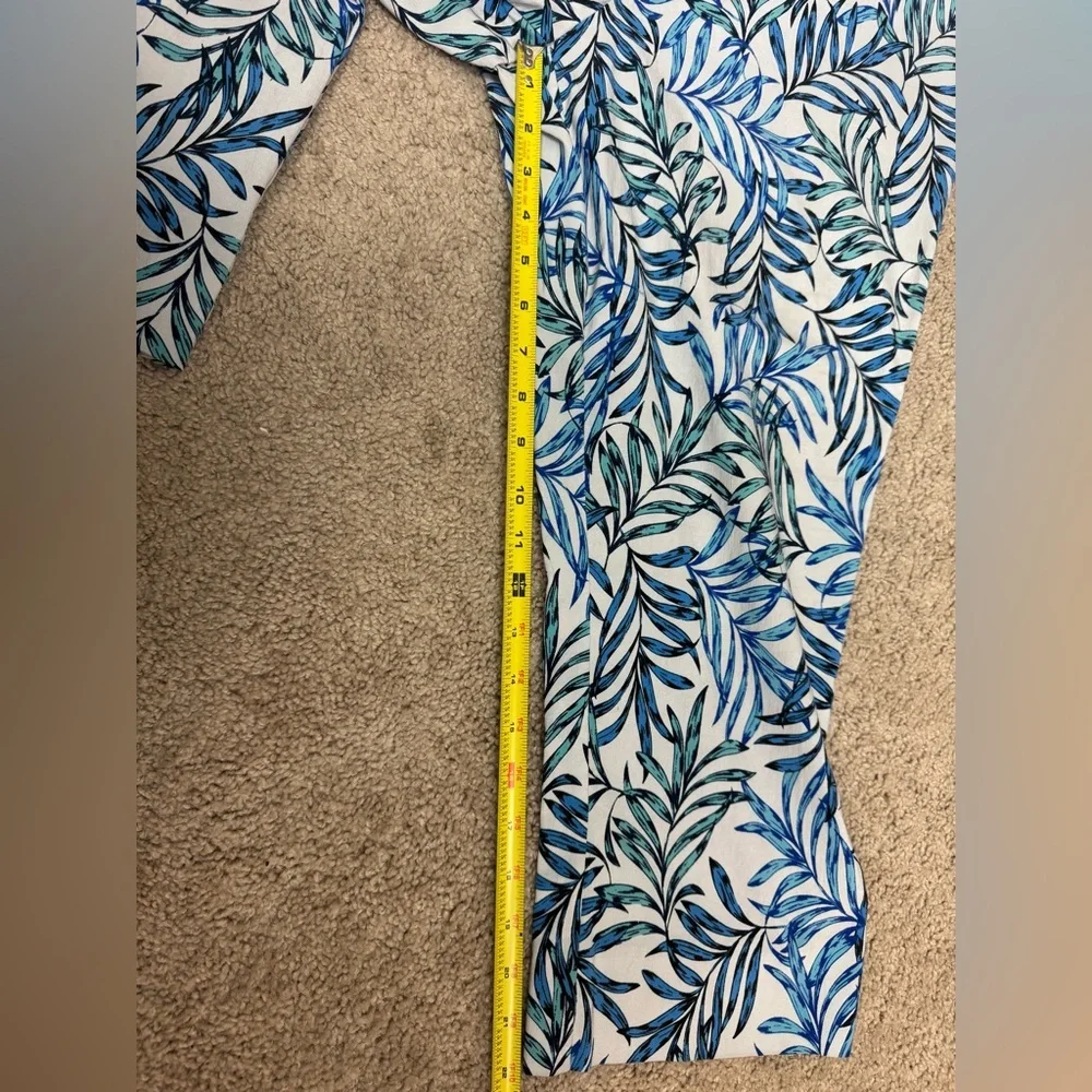 Roz & Ali Tropical Cropped Ankle Pants | Size 18 | Blue White Teal Palm Print - Picture 8 of 9